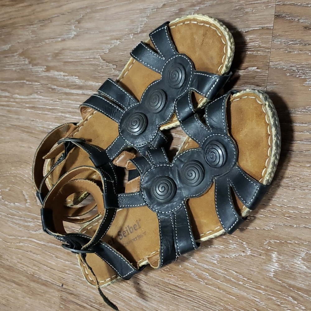 (EU39) Josef Seibel The European Comfort Shoe Strappy Sandals Beach